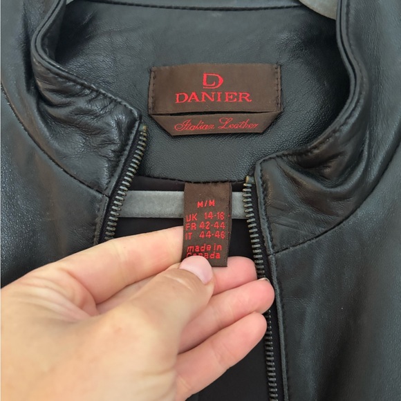 Danier Classic Black Leather Jacket - Picture 3 of 4